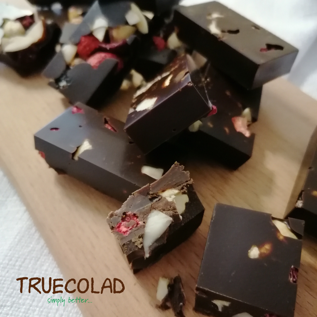 Шоколадний батончик-туррон з горіхами та сухофруктами TRUECOLAD